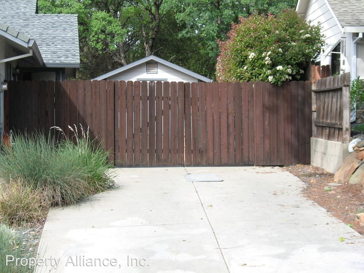 5564 Crossbill Ln - Photo 2 of 16