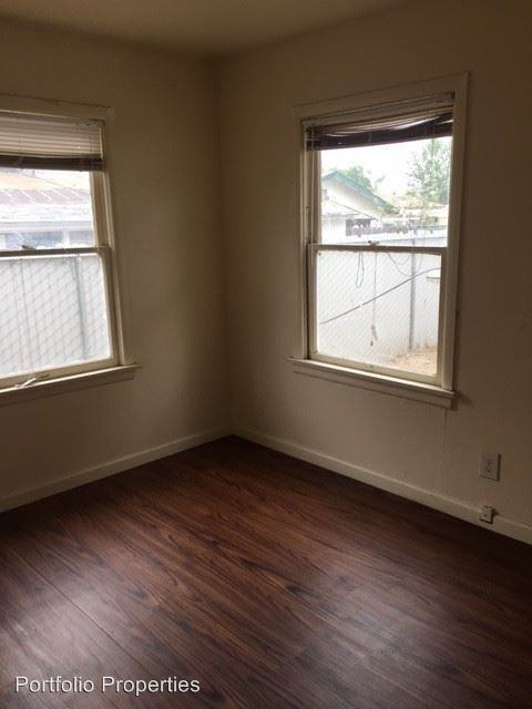 909 1/2 WILSON AVE - Photo 2 of 6