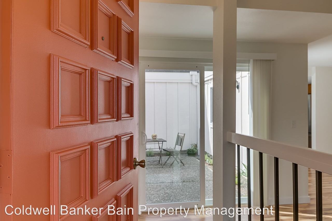 15942 NE 15th St - Photo 3 of 19