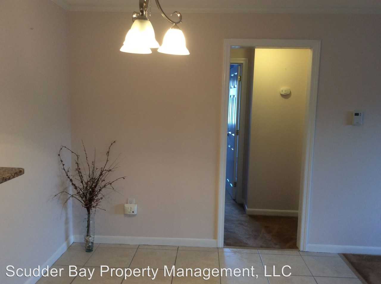 1 Hallmark Dr #7 - Photo 2 of 7