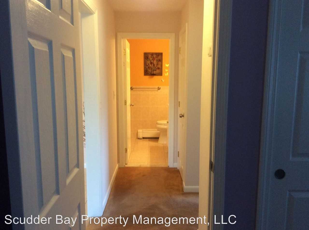 1 Hallmark Dr #7 - Photo 3 of 7