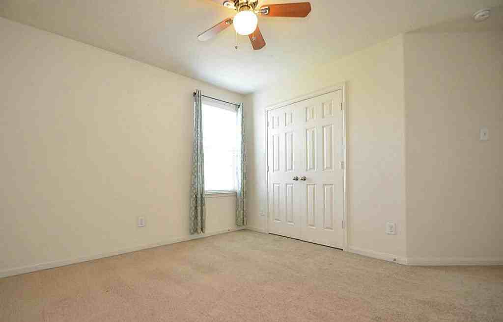 10208 Red Fern Ct - Photo 3 of 18