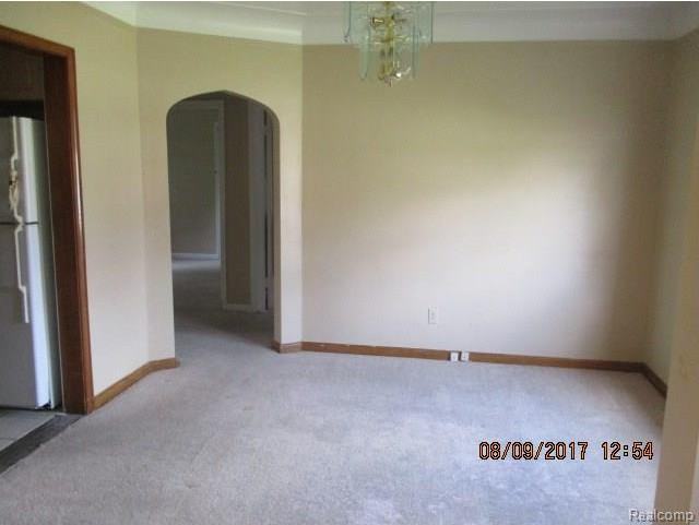 6649 Coleman St - Photo 3 of 19