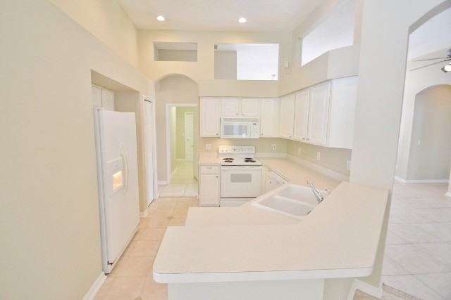 10020 Cannon Dr - Photo 2 of 17