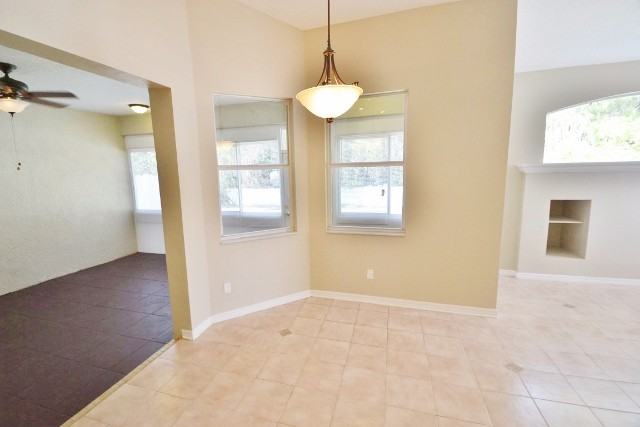 10020 Cannon Dr - Photo 3 of 17