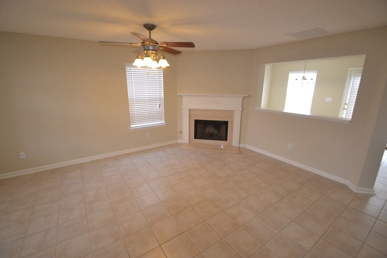 1113 St Phillips Ct - Photo 2 of 12