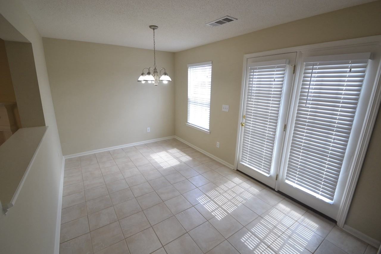 1113 St Phillips Ct - Photo 3 of 12