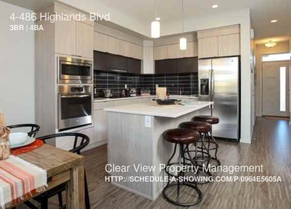 486 Highlands Blvd W - Photo 2 of 16