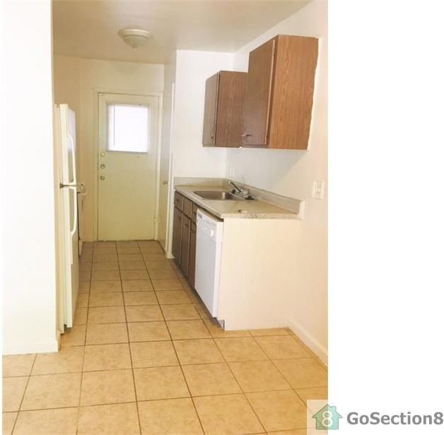 4919 Pecan Grove Dr - Photo 2 of 12