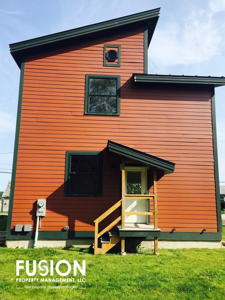 306 E Lakeshore Dr - Photo 2 of 11