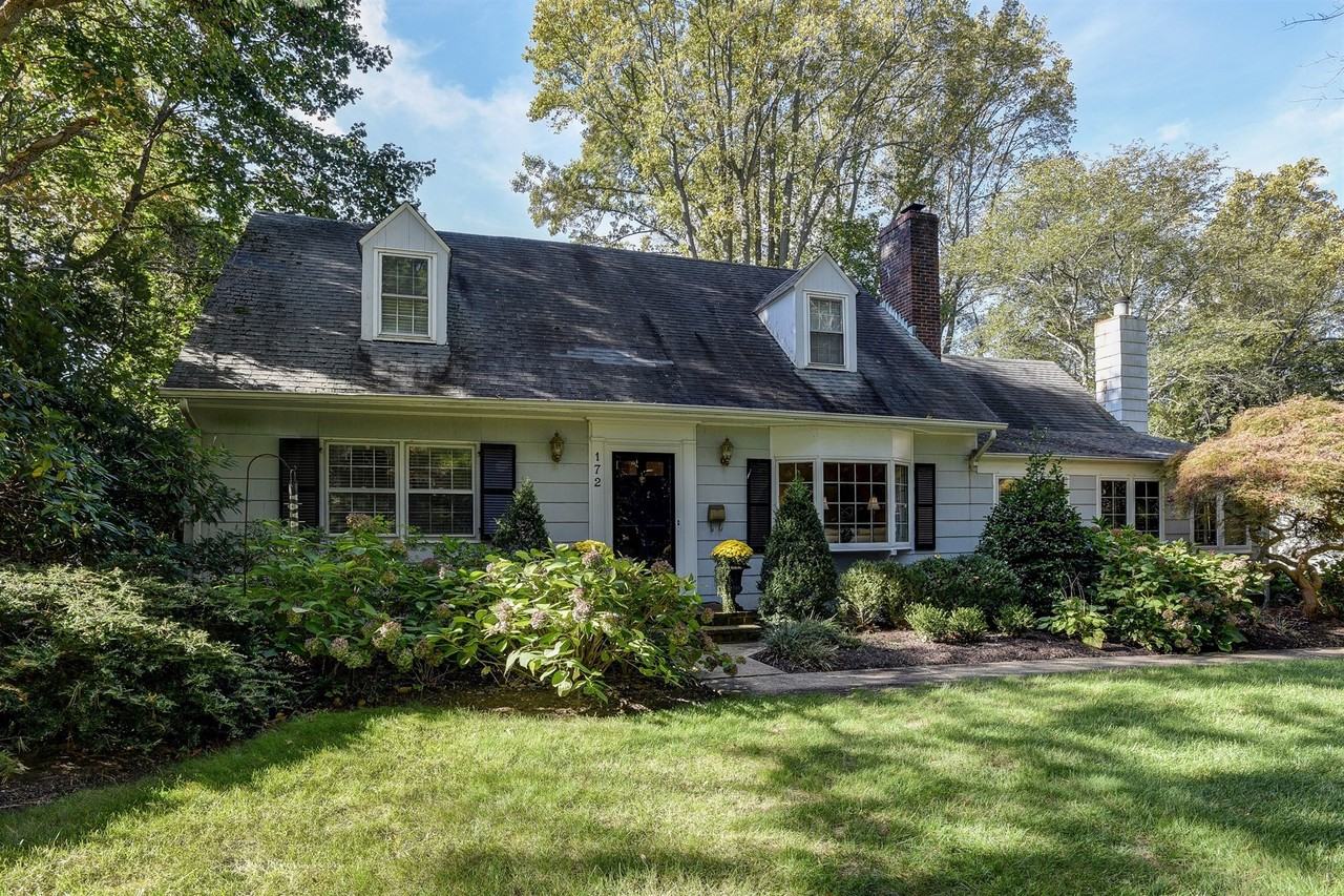 172 Buena Vista Ave - Photo 2 of 17