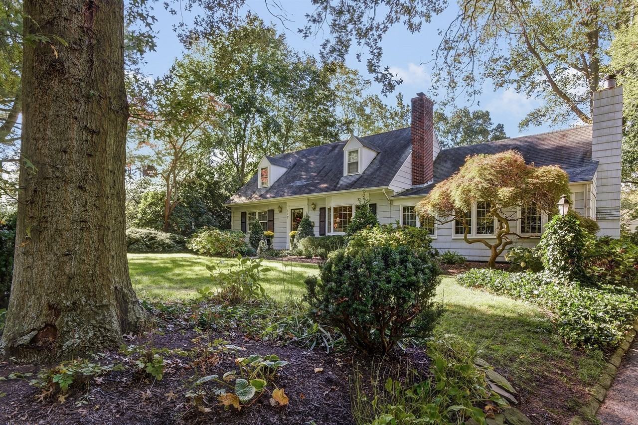 172 Buena Vista Ave - Photo 3 of 17