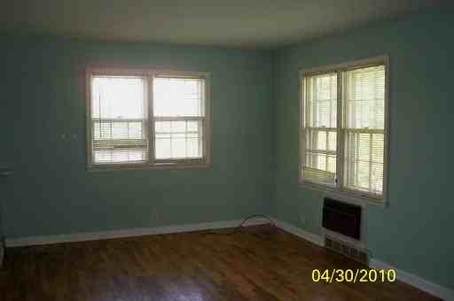 411 Strathmore Rd - Photo 2 of 8