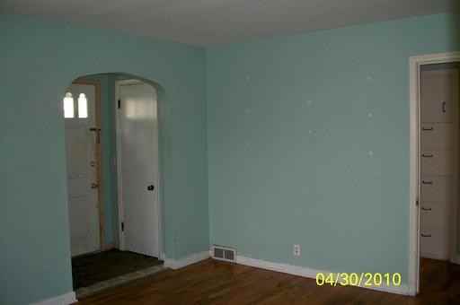 411 Strathmore Rd - Photo 3 of 8