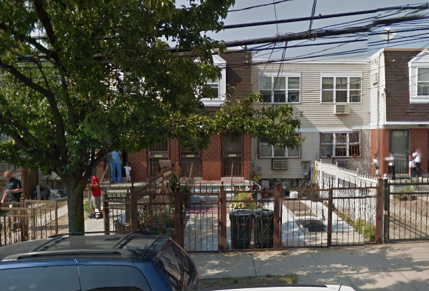 107 Queens Ct - Photo 2 of 6