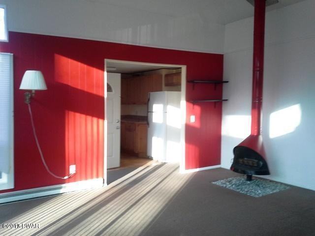 104 Hickory Dr - Photo 2 of 12