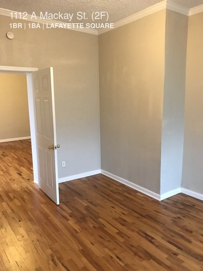 1112 MacKay Pl - Photo 2 of 16