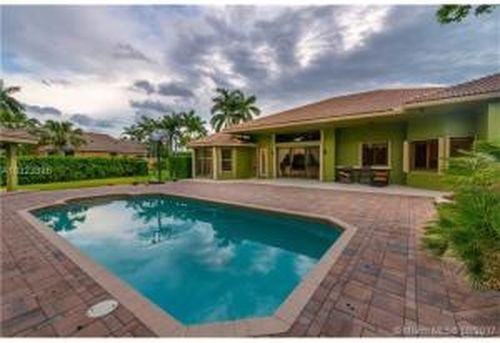 10253 SW 26th St - Photo 2 of 8