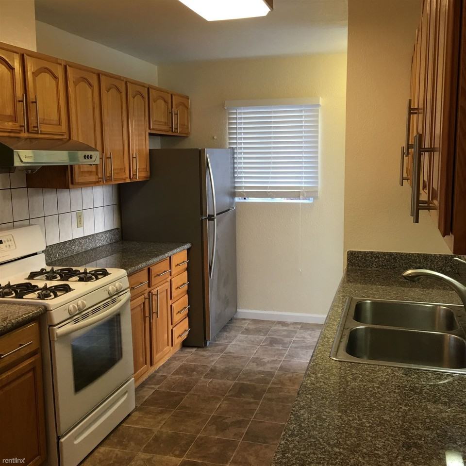 382 Bristol Blvd - Photo 2 of 5