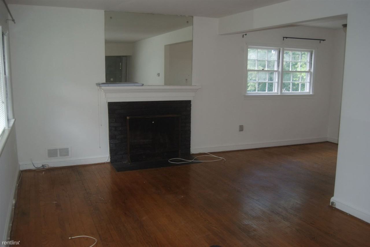 1955 N Woodrow St - Photo 2 of 6