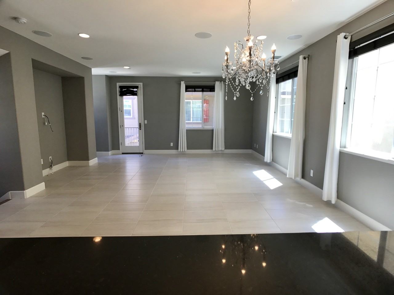 321 Victoria Place - Photo 3 of 9