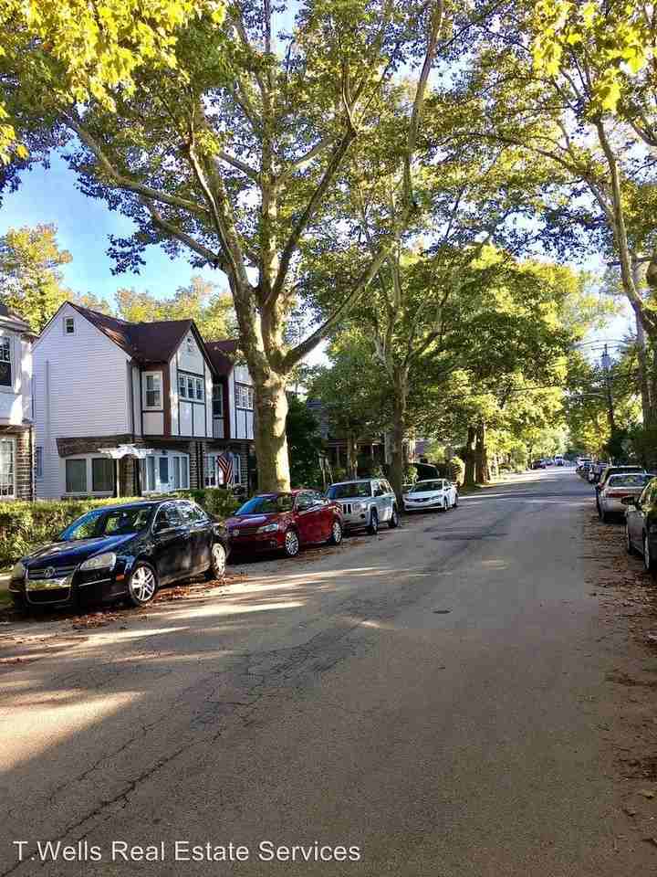 210 E Highland Ave - Photo 2 of 19