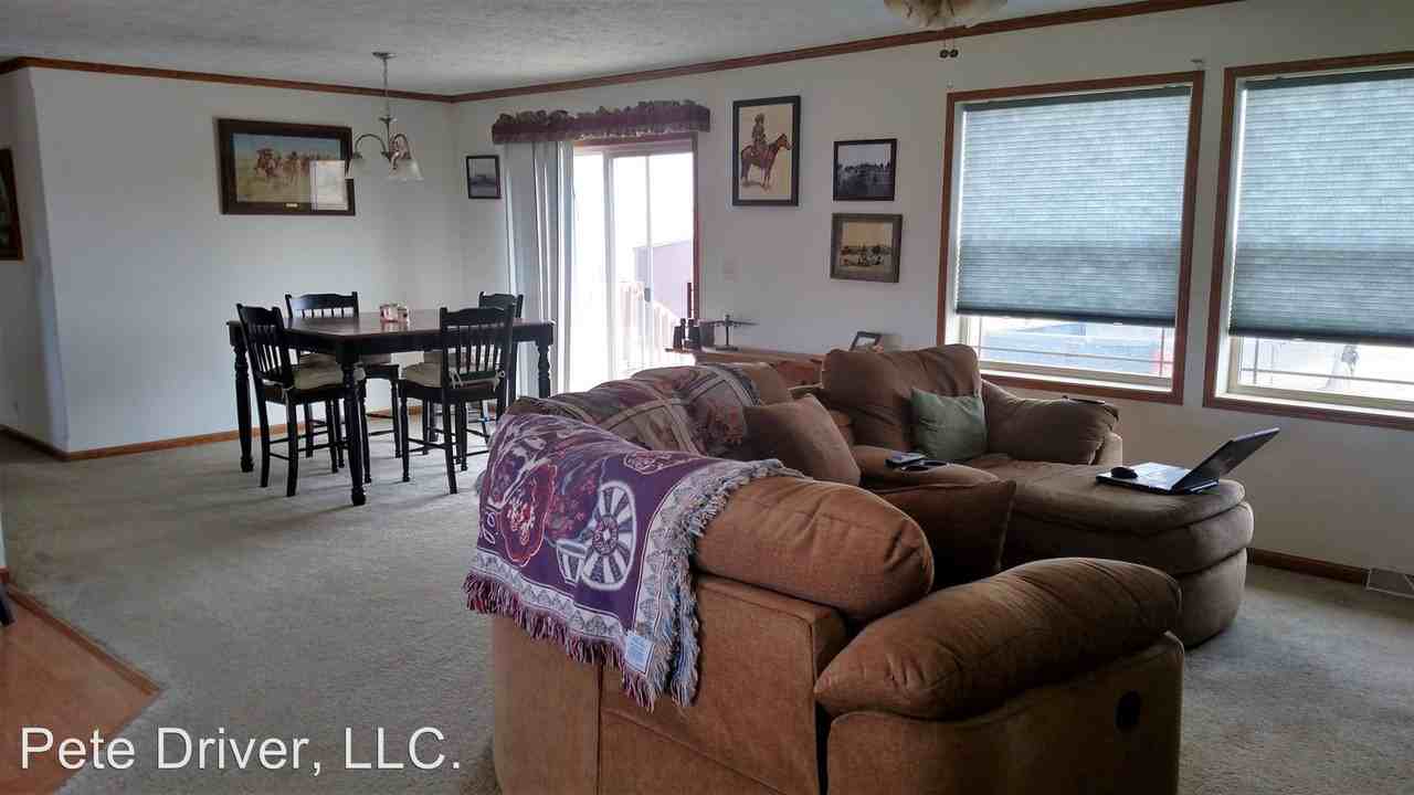 131 Moncreiffe Ridge Rd - Photo 3 of 21