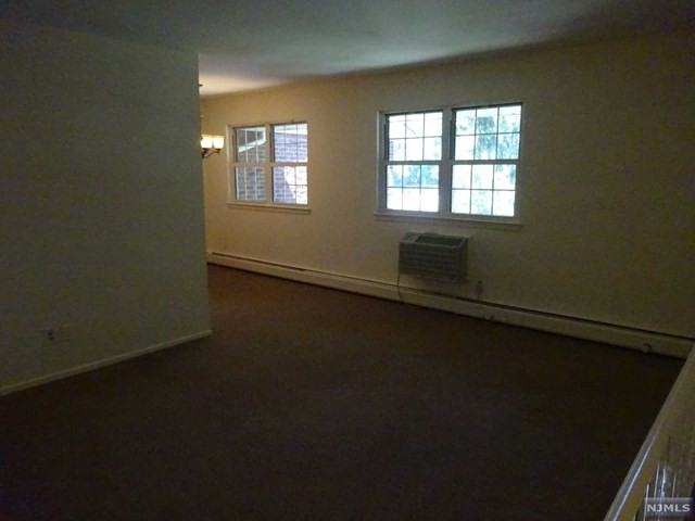 111 Washington Dr - Photo 3 of 10