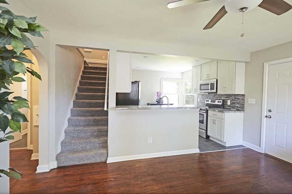 7324 W Medford Ave - Photo 3 of 19