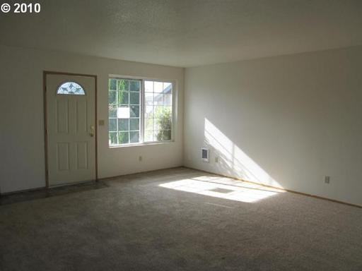 13712 NE 91st St - Photo 2 of 9