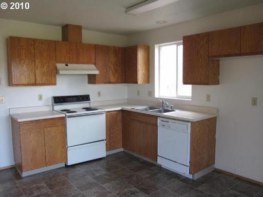 13712 NE 91st St - Photo 3 of 9