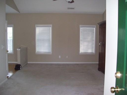 1006 Chariot Ct - Photo 3 of 12