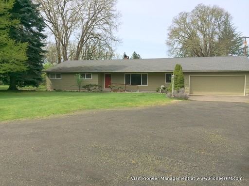 938 Echo Dr - Photo 2 of 38