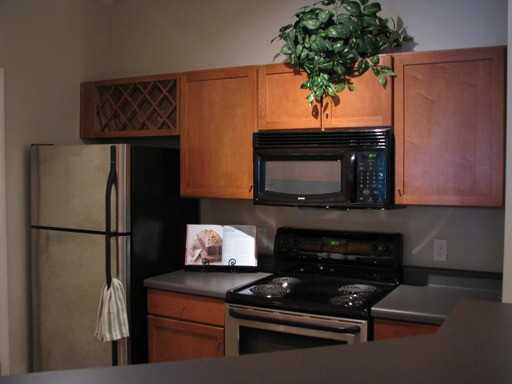 750 Walker Square - Photo 2 of 6