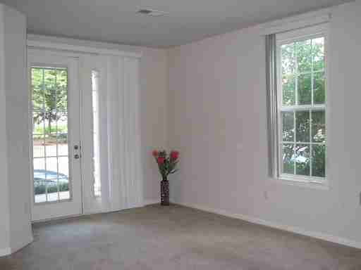 750 Walker Square - Photo 3 of 6