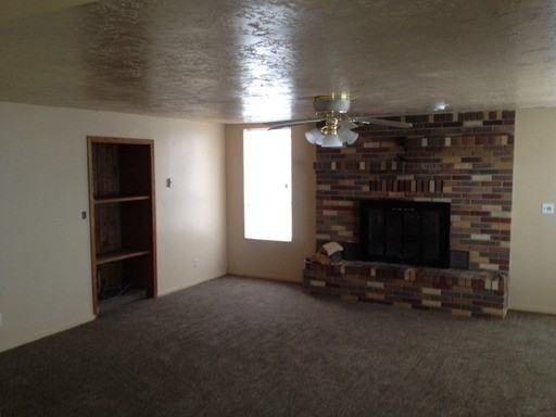 160 W 100 N St - Photo 3 of 22