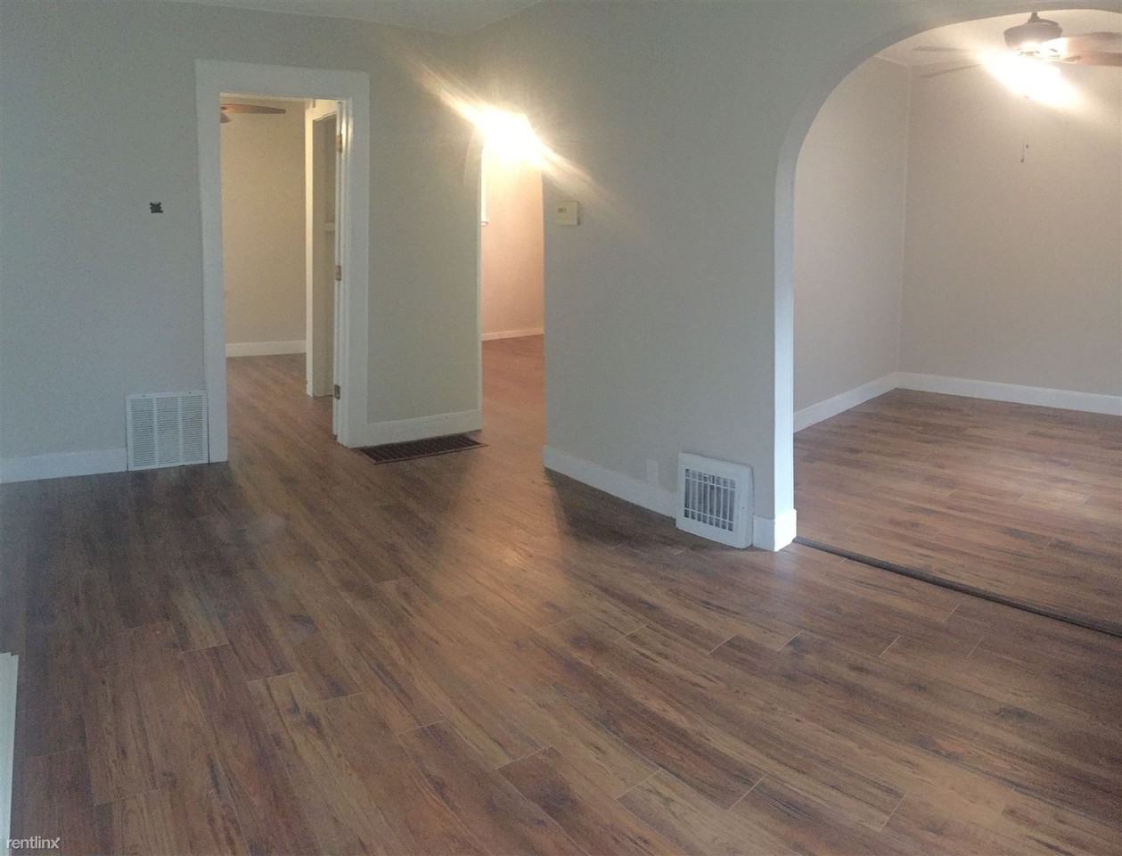 1030 Charles St - Photo 2 of 12