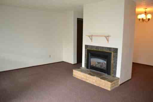 437 NW 15th St - Photo 2 of 10