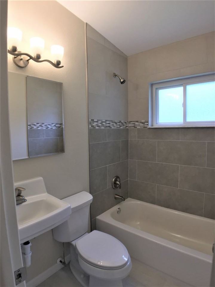 424 E Cornelius Cir - Photo 3 of 15