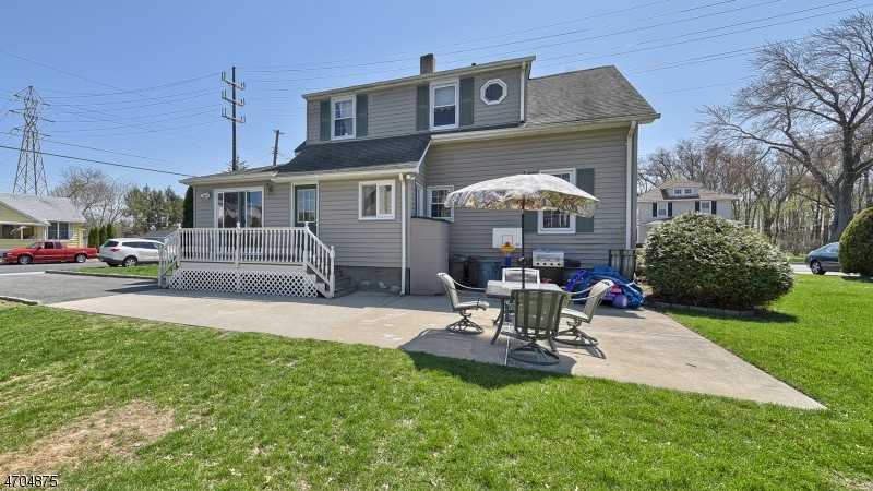 18 Federal Ave - Photo 2 of 24