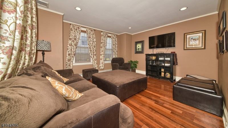 18 Federal Ave - Photo 3 of 24