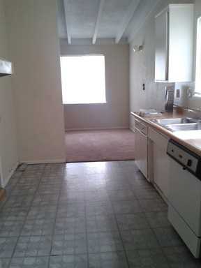 135 E Avenue J - Photo 3 of 8