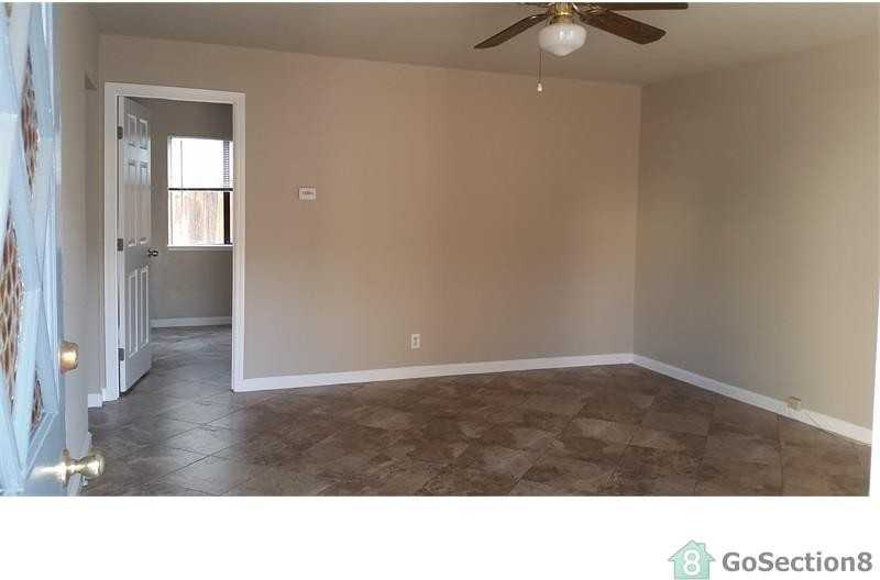 2730 Joseph Ave - Photo 2 of 8