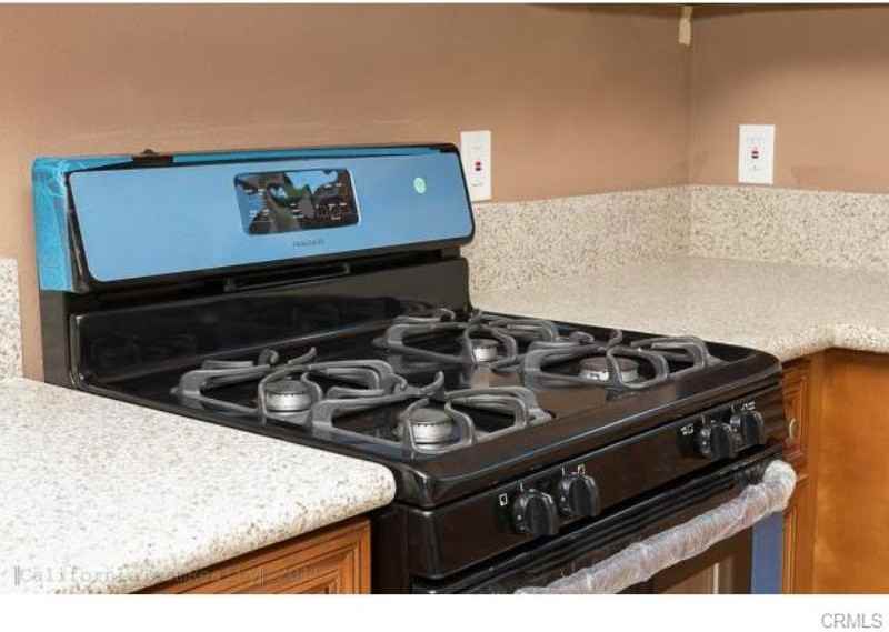 1728 W 2nd St - Photo 2 of 4