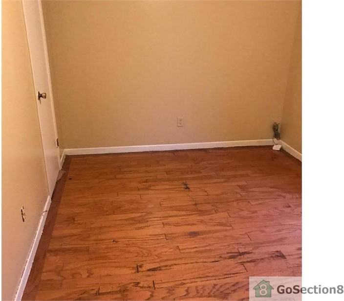 1129 Martinwood Ln - Photo 3 of 8