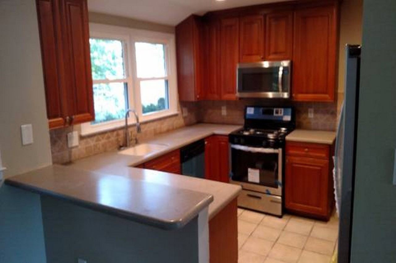 1550 Shore Rd - Photo 3 of 10