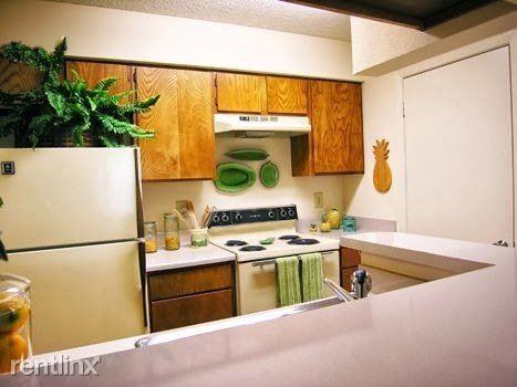 12470 Starcrest Dr - Photo 2 of 4