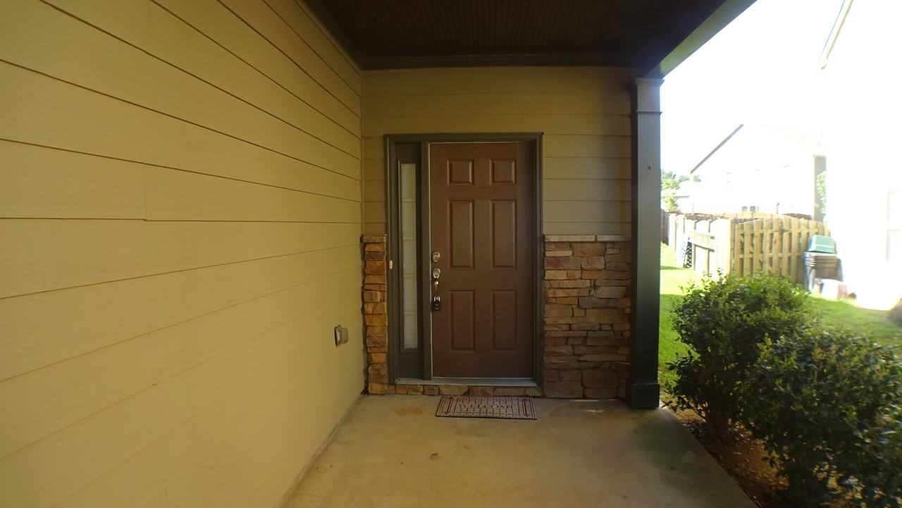 906 Silver Lake Dr - Photo 2 of 36