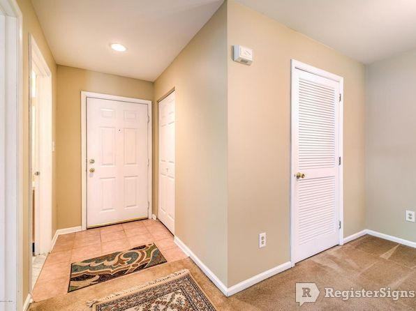 402 Wedgewood Cir - Photo 3 of 8