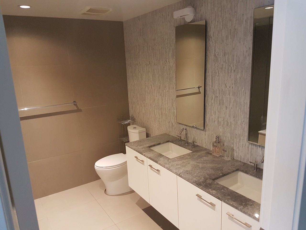 728 West 8th Avenue - Photo 3 of 9